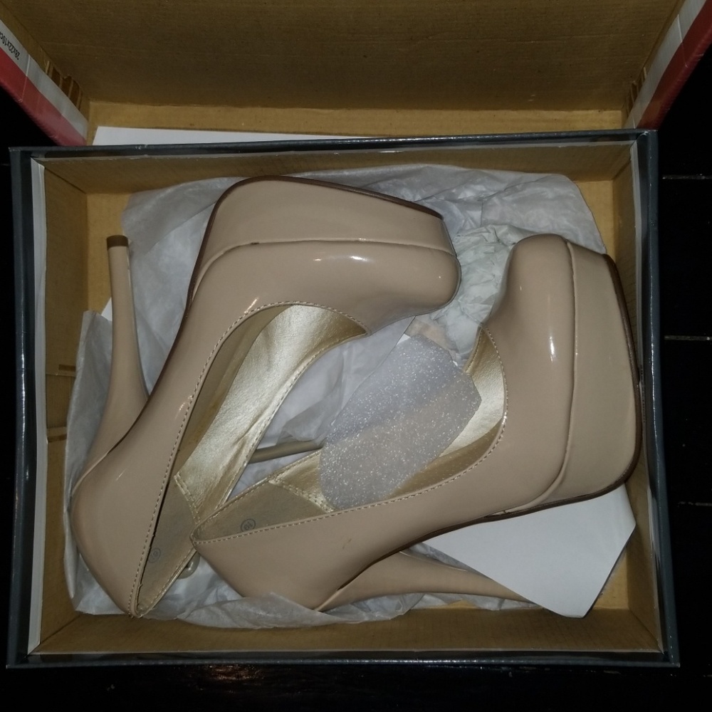 NUDE HEELS